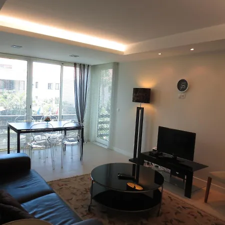 Oceanic Apartment